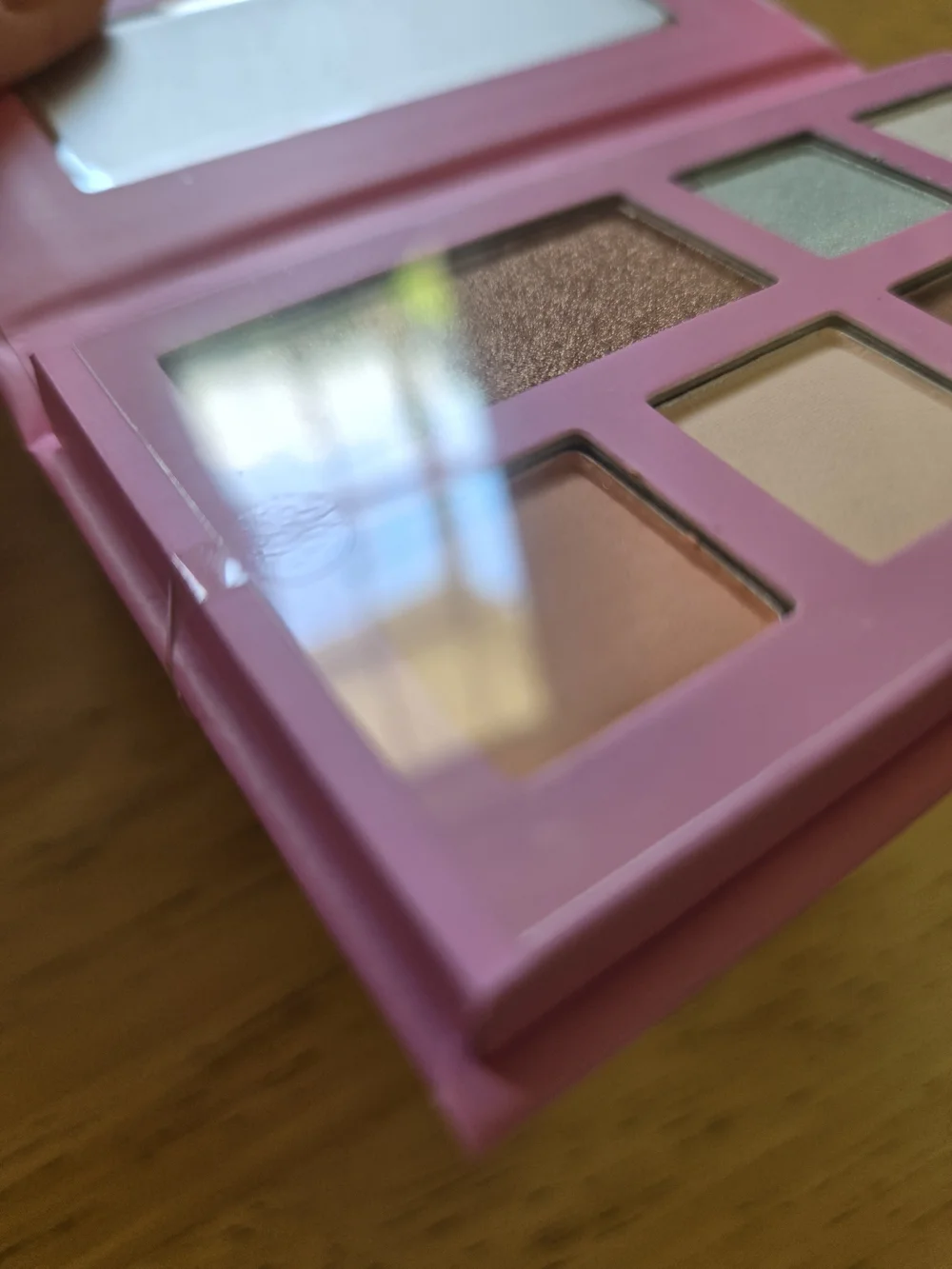 RealHer eyeshadow palette